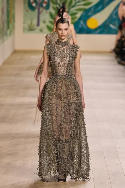 Look 63